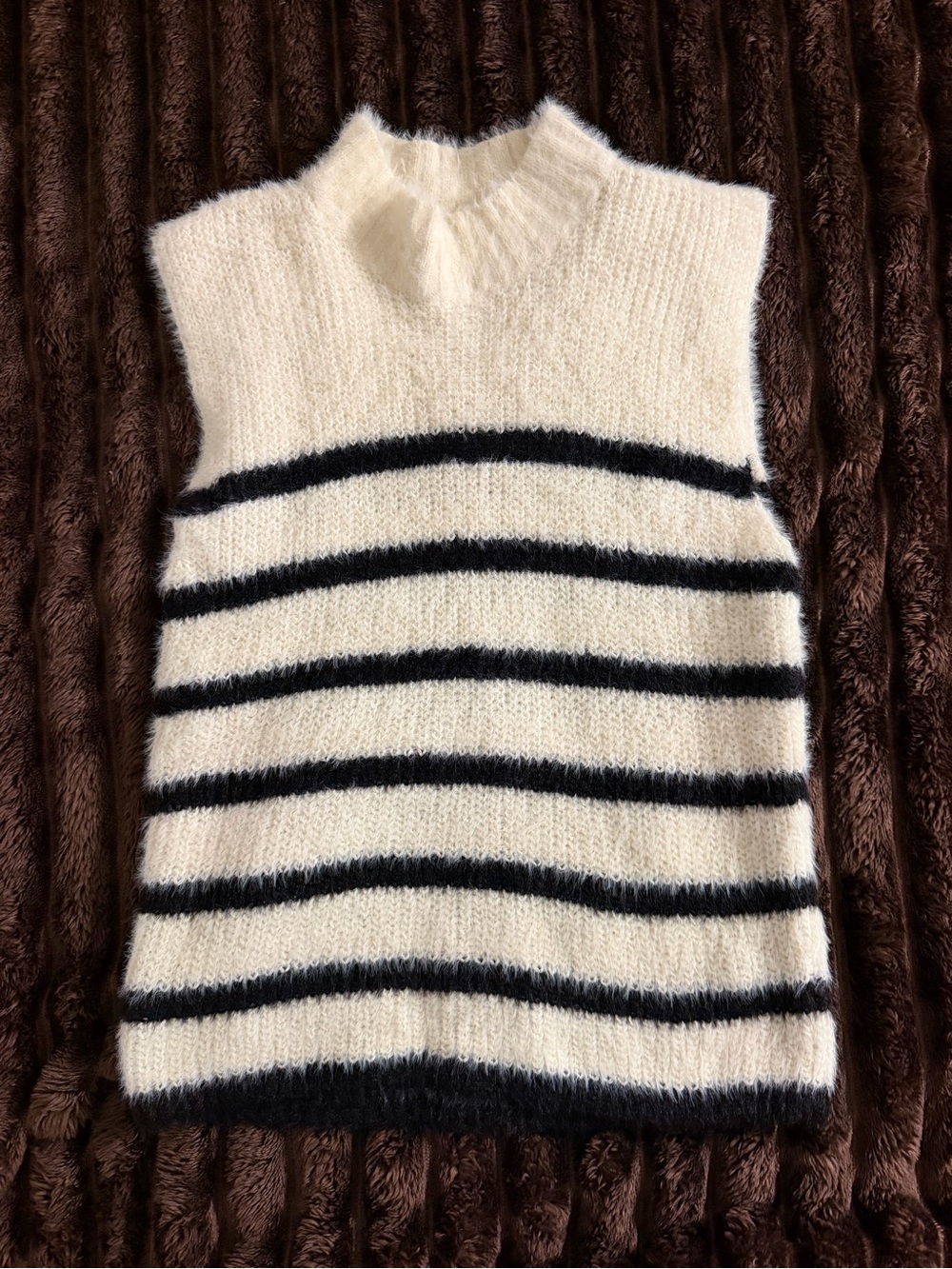 Old Navy Striped Sleeveless Fuzzy Knit Sweater Vest - Cream & Black